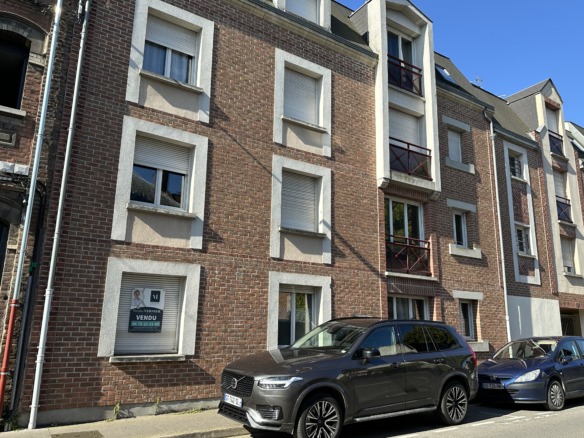 AMIENS, rue Pointin (proche centre ville)